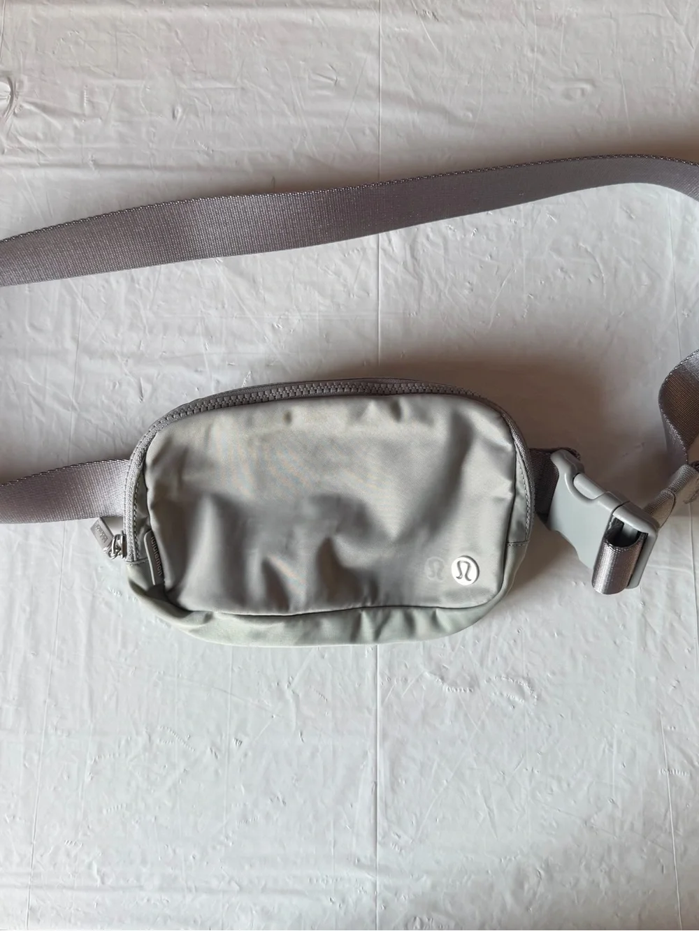 Lululemon-  Everywhere Belt Bag - 1L Grey Sage LU9AX2S
